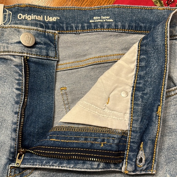 Original Use-distressed light wash,Jeremy,regular fit with slim taper & … - Picture 10 of 12